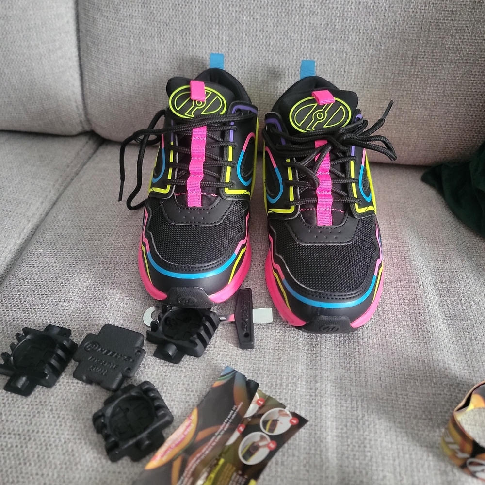Heelys Kids' Neon Black Sneakers - Picture 5 of 6